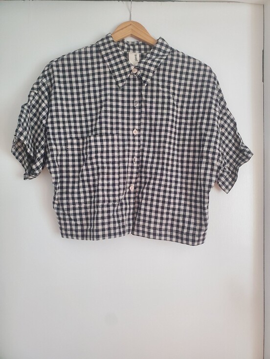 Eve Gravel Tops - Eve Gravel linen cotton short sleeve cropped buttonup shirt